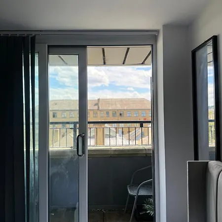 Elysium Pro Bradford (West Yorkshire)